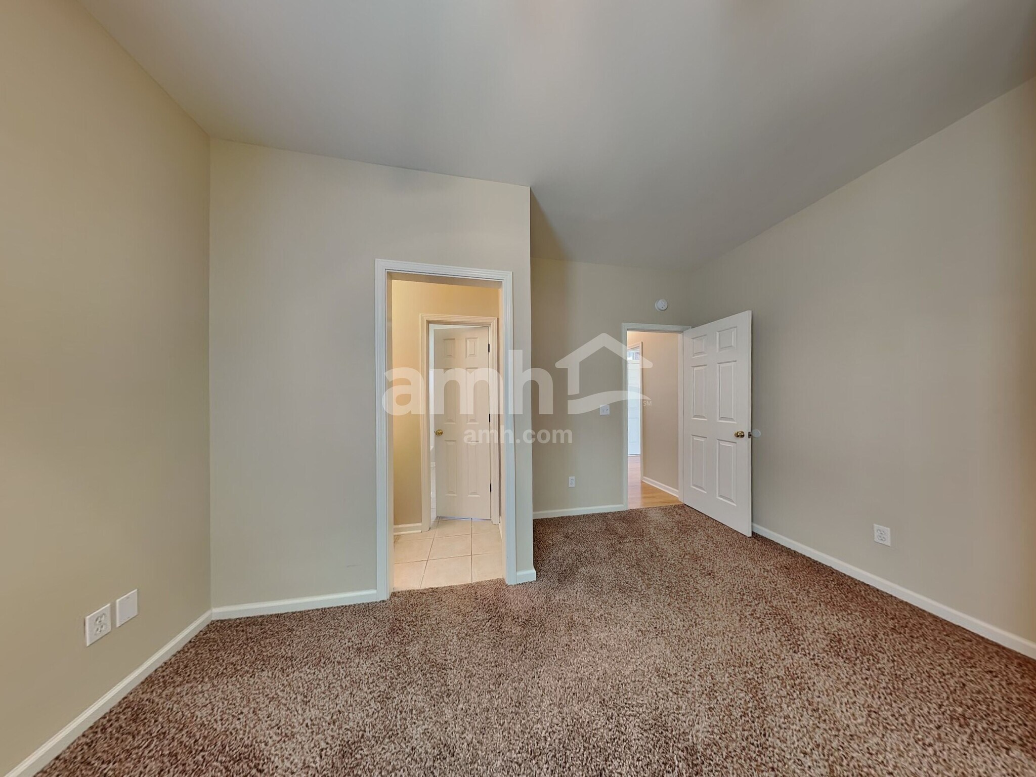 Building Photo - 331 Surrywood Dr