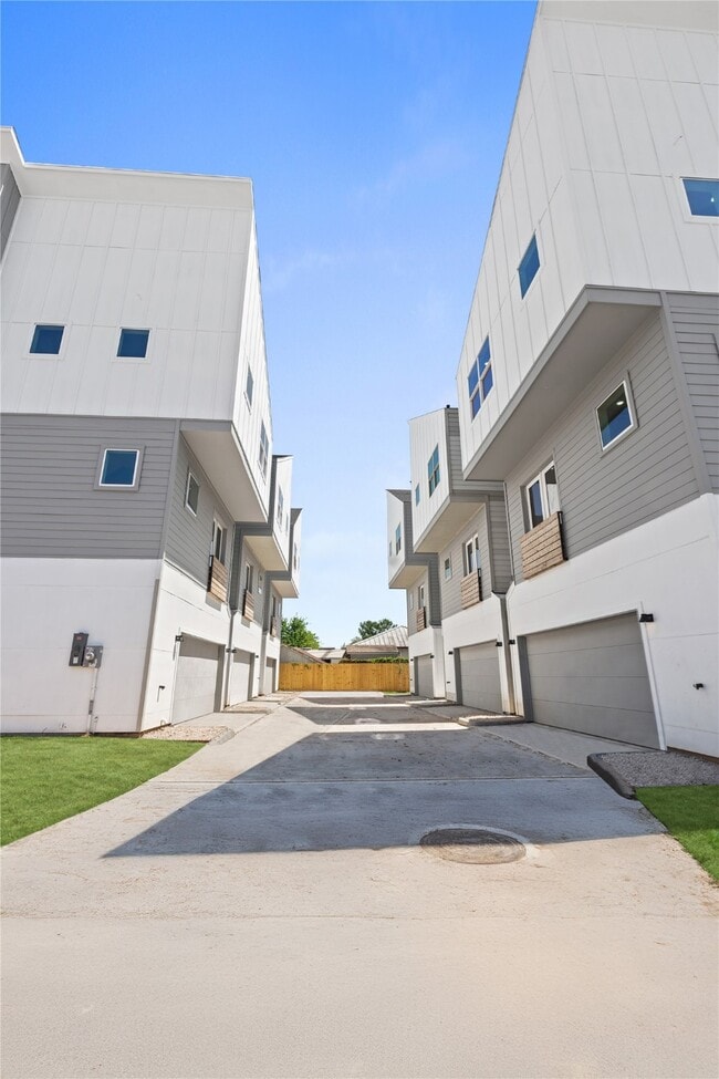 Building Photo - 111 Milby St