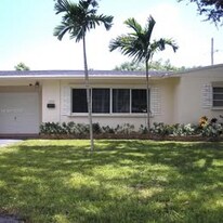 Building Photo - 11111 SW 78th Ct