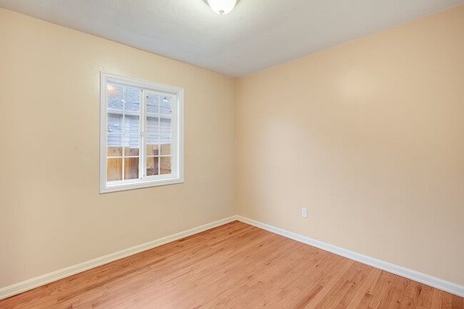 Building Photo - 4811 N Maryland Ave