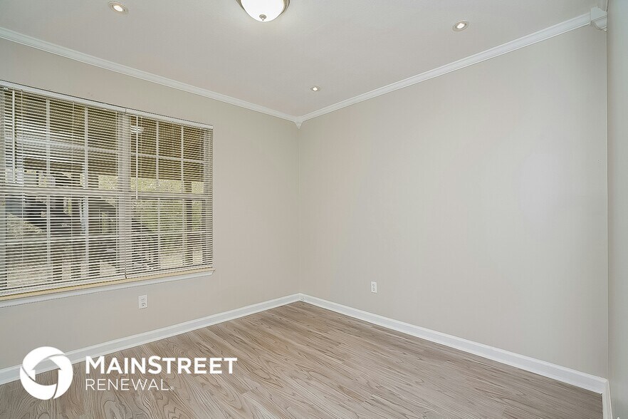 Building Photo - 1705 Pine Crest Ct