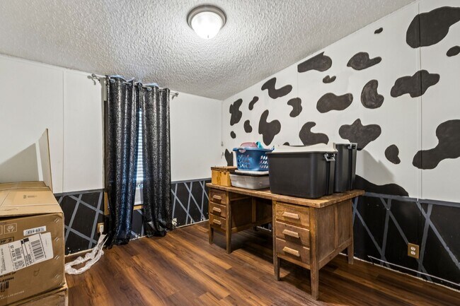 Building Photo - 2979 Suni Pines Dr