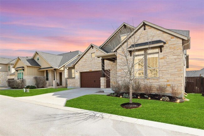 Building Photo - 132 Village Oak Dr