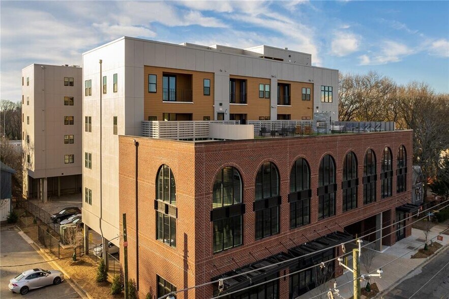 Pullman Flats Building - 112 Rogers St NE
