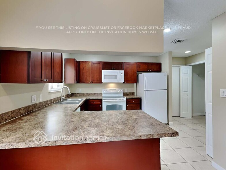 Building Photo - 7010 NW 49th Pl