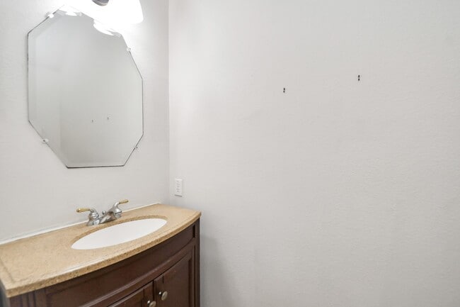 Building Photo - 20510 Pioneer Bend Ct