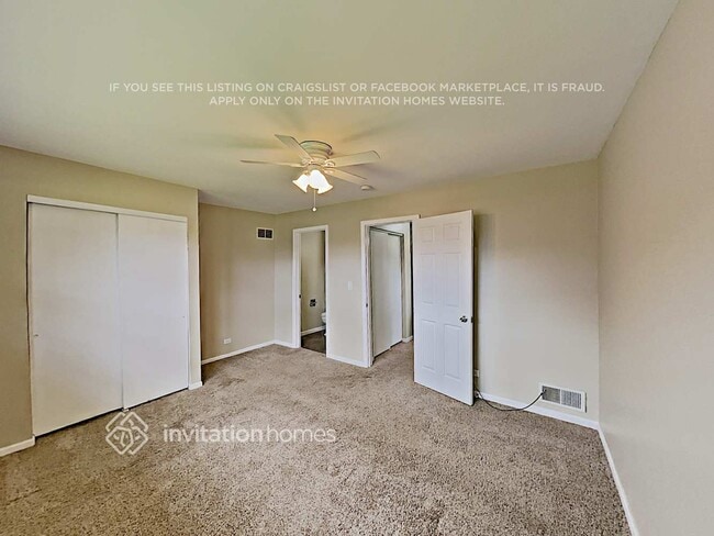 Building Photo - 416 Deerpath Dr