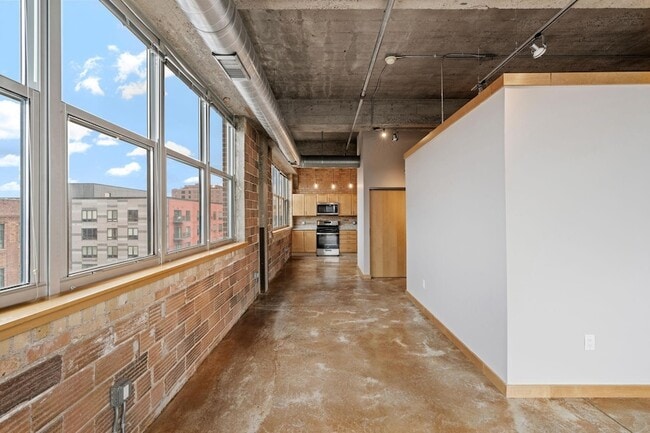 Building Photo - 901 N 3rd St