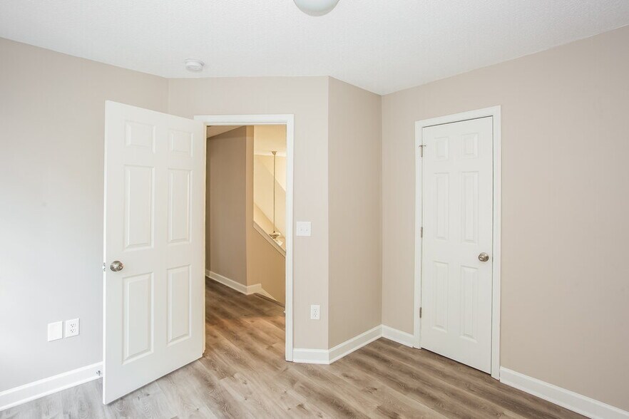 Building Photo - 711 Continental Dr