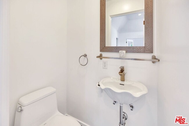 Building Photo - 655 Brooks Ave