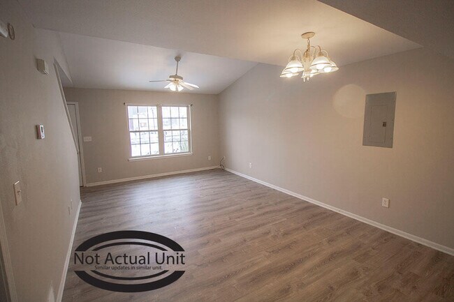 Building Photo - 1427 Greensboro Dr