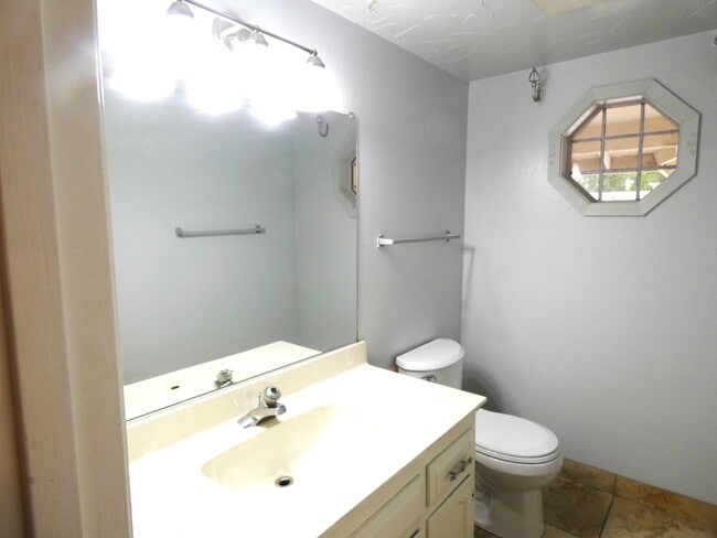 Building Photo - 3925 Parque Verde Ln