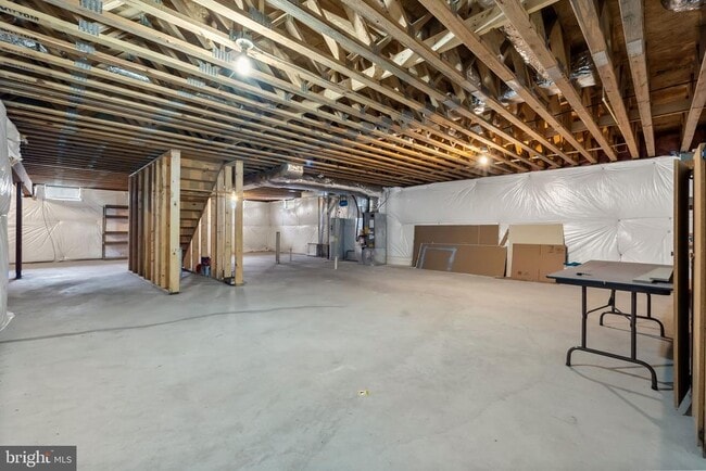 Building Photo - 100 Woodlands Ln