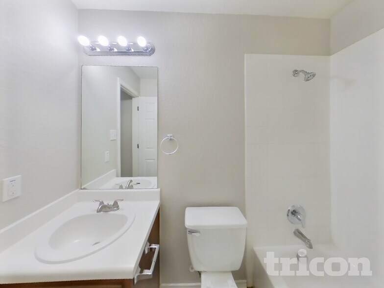 Building Photo - 2319 Camberly View