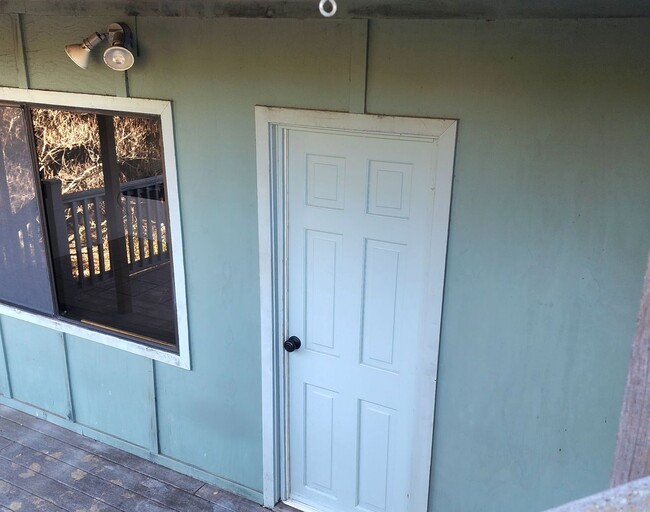 Building Photo - Ojai rental available now! Spacious 2-bedr...