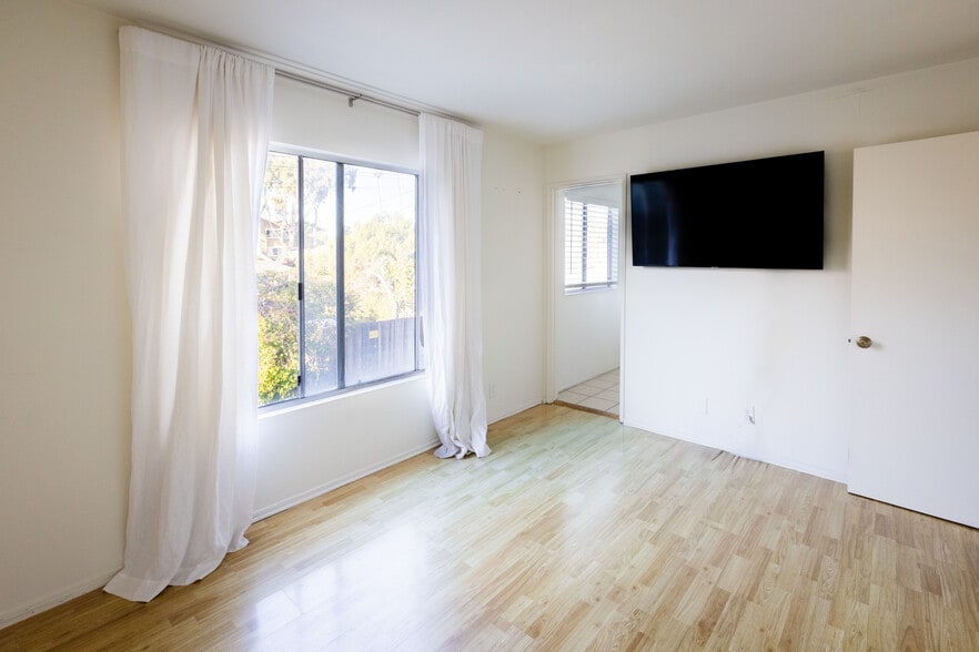 Building Photo - 1322 Electric Ave