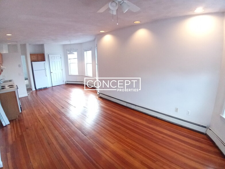 Building Photo - 58 Mansfield St