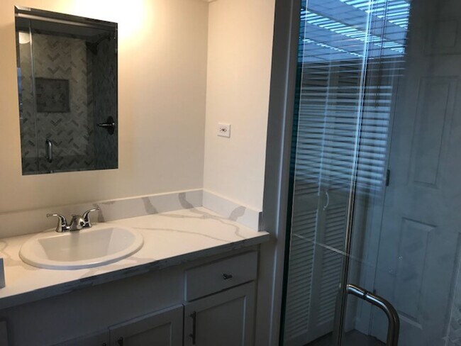 Building Photo - Beautiful updated single level S. Walnut Creek home with large yard