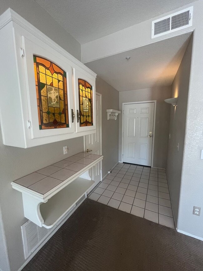 Building Photo - Charming 2nd Floor Condo in Rancho Bernard...