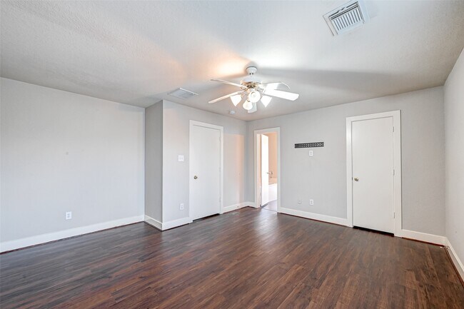 Building Photo - 7603 Chalk Hill