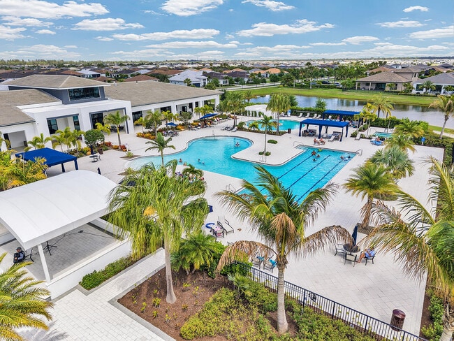Building Photo - 5501 Santa Rosa Ln