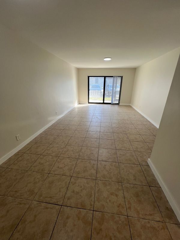 Building Photo - 3111 Oakland Shores Dr