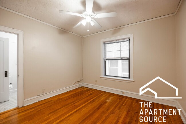 Building Photo - 925 Forest Ave