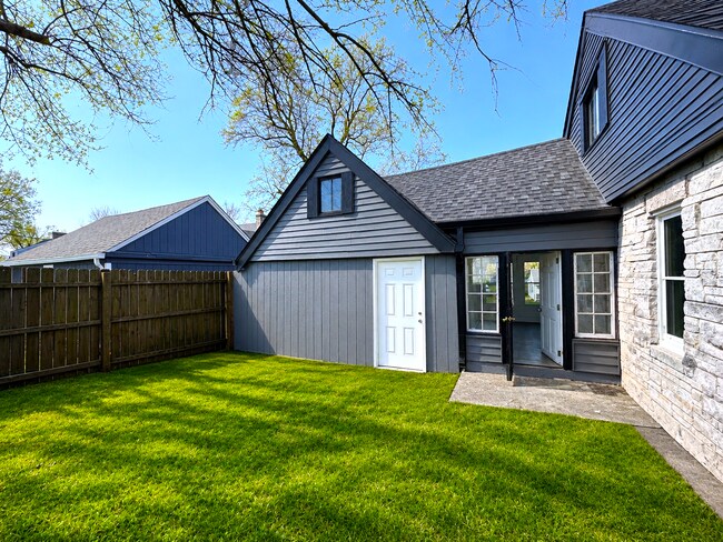 Building Photo - 3905 Millersville Dr