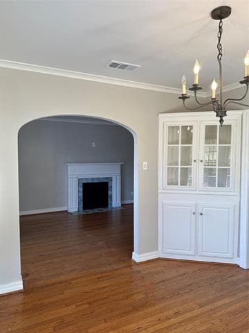 Building Photo - 6000 Kenwood Ave