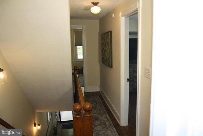 Building Photo - 820 W Bridge St