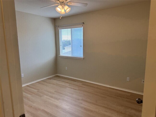Building Photo - 1812 Indian Lodge Dr