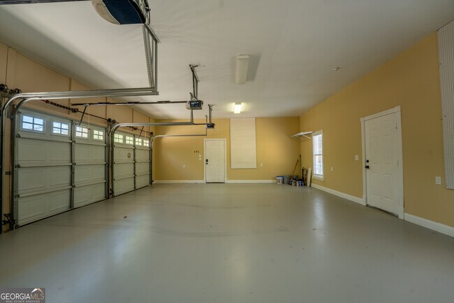 Building Photo - 2925 Orchard Dr