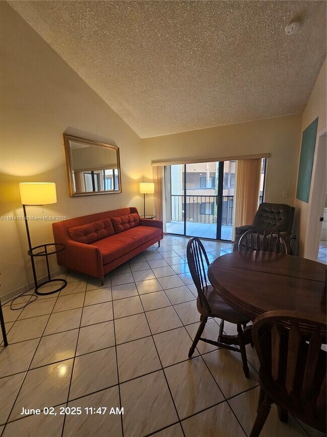 Building Photo - 15405 N Miami Lakeway