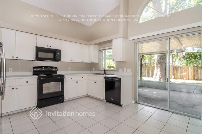 Building Photo - 2391 Eastwood Dr