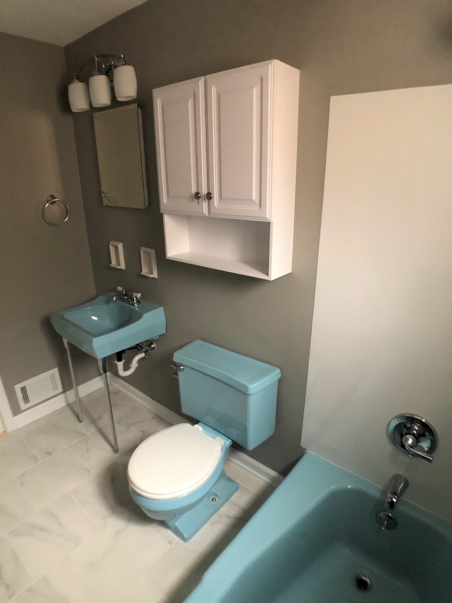 Building Photo - 162 Pointview Rd