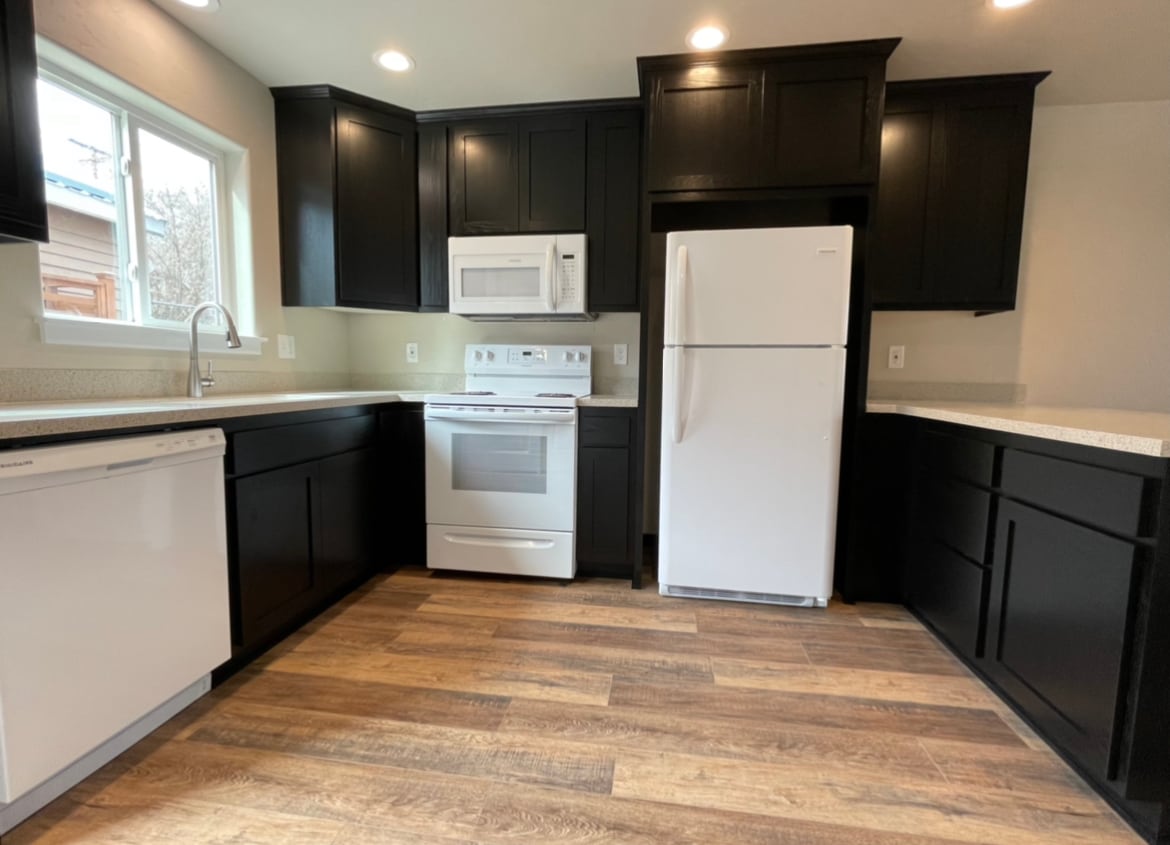 Custom cabinets, recessed ceiling lights all new appliances - 1005 Prospect St