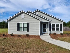Building Photo - Move-in Spacious & Inviting 3-Bedroom Home with Fenced Yard, Open Layout & Modern Touches in Vald...
