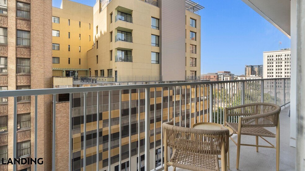 Building Photo - 143 E Commerce St