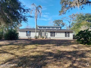 Building Photo - Large 3/2.5 home in the Heart of Orange Park