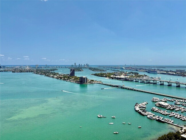 Building Photo - 1800 N Bayshore Dr