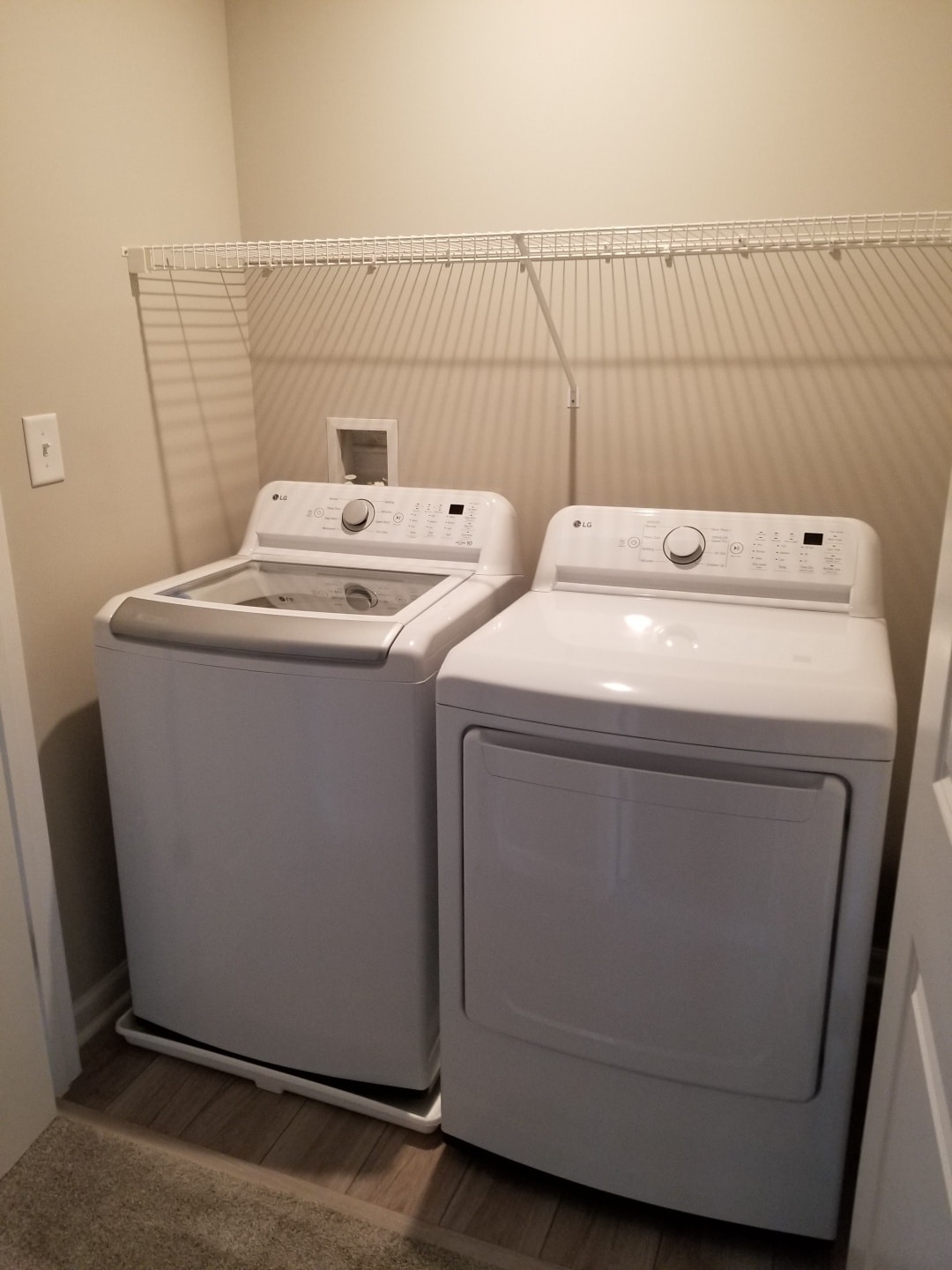Washer/Dryer included - 70 Dover Ct
