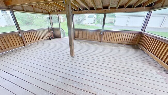 Building Photo - Single Family Farm House