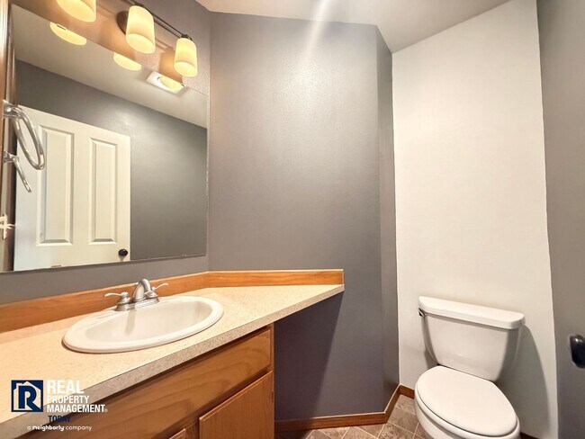 Building Photo - Courtney Ridge Townhome with Garage & Private Patio!