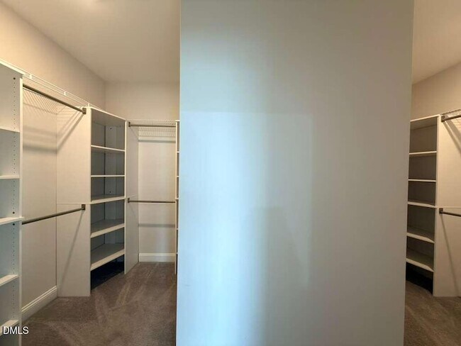 Building Photo - 513 Acerno Dr