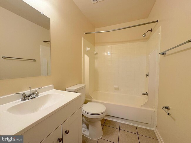Building Photo - 4513 Logsdon Dr