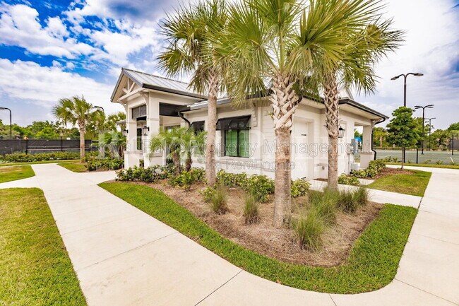 Building Photo - 14141 Heritage Landing Blvd