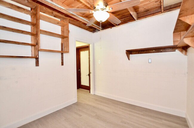 Building Photo - 505 Coconut Ave E