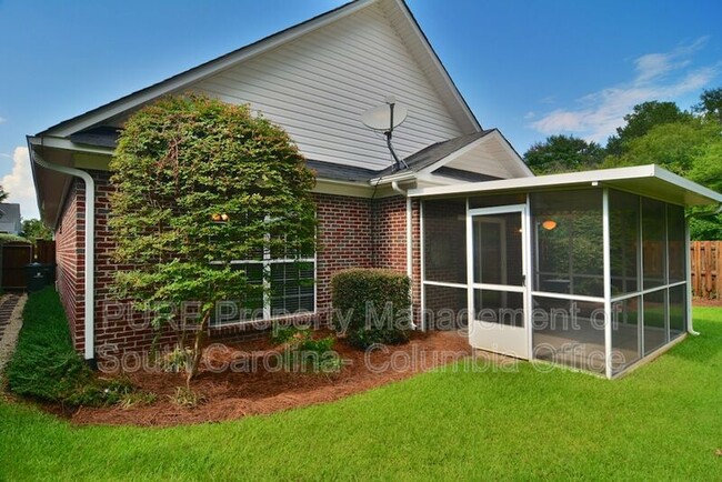 Building Photo - 228 Buffwood Dr