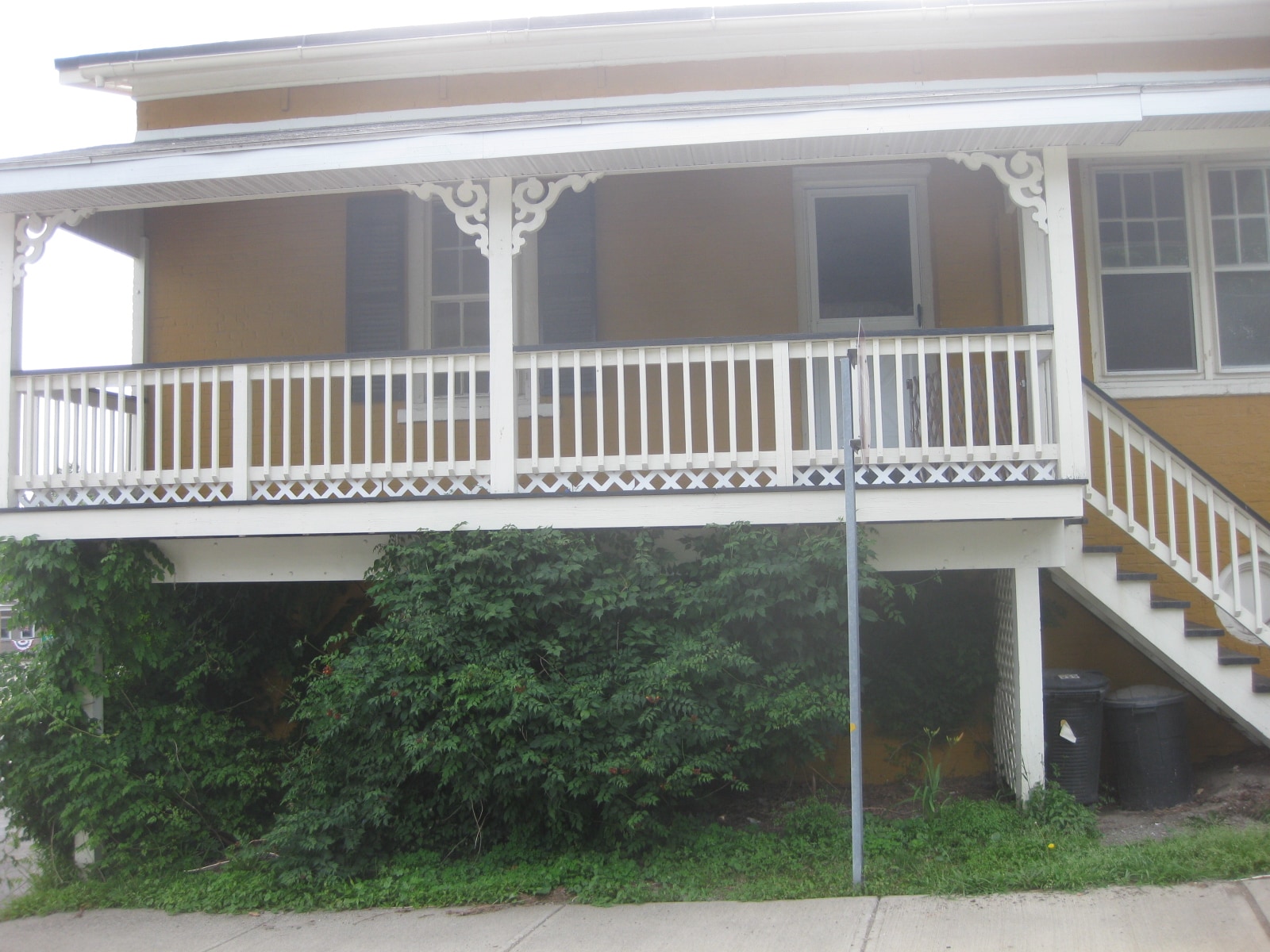 Building Photo - 166 Main St