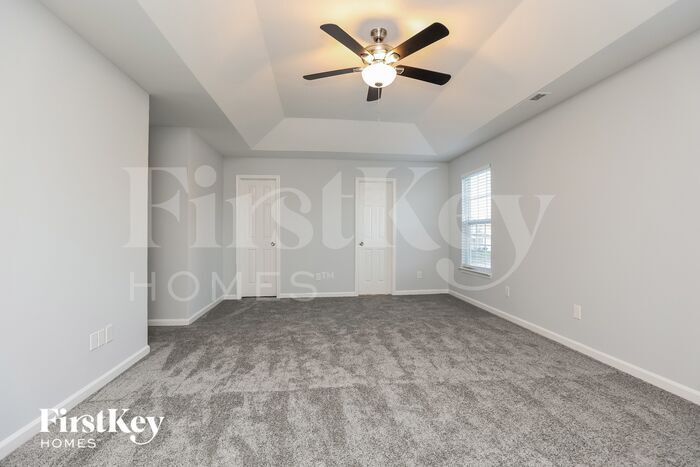 Building Photo - 2260 Hayward Ln